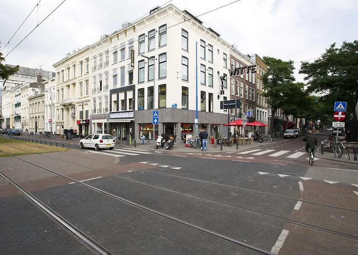 De With Studio's Apartment *