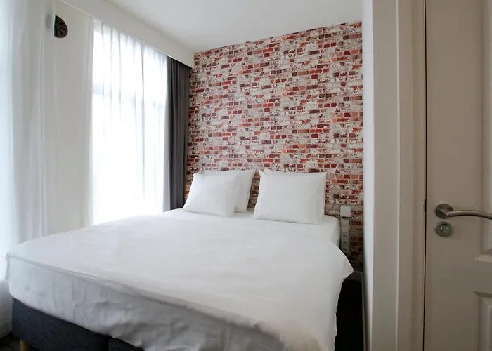 De With Studio's Apartment *