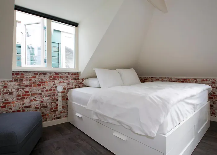 德维特一室公寓 *